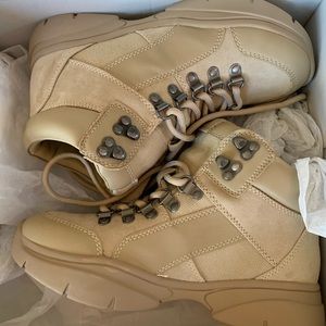 BP Claudia Sulewski hiking boots